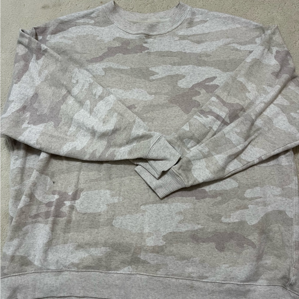 AMERICAN EAGLE camouflage design sweatshirt